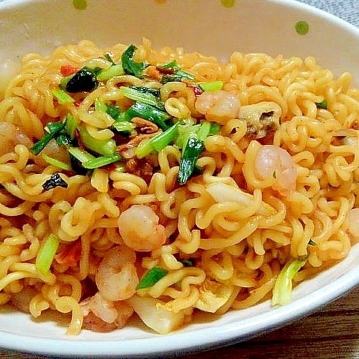 辛いインスタントラーメン使用の白菜と海老と葱の辛麺 レシピ 作り方 By かんたんれぴこ 楽天レシピ